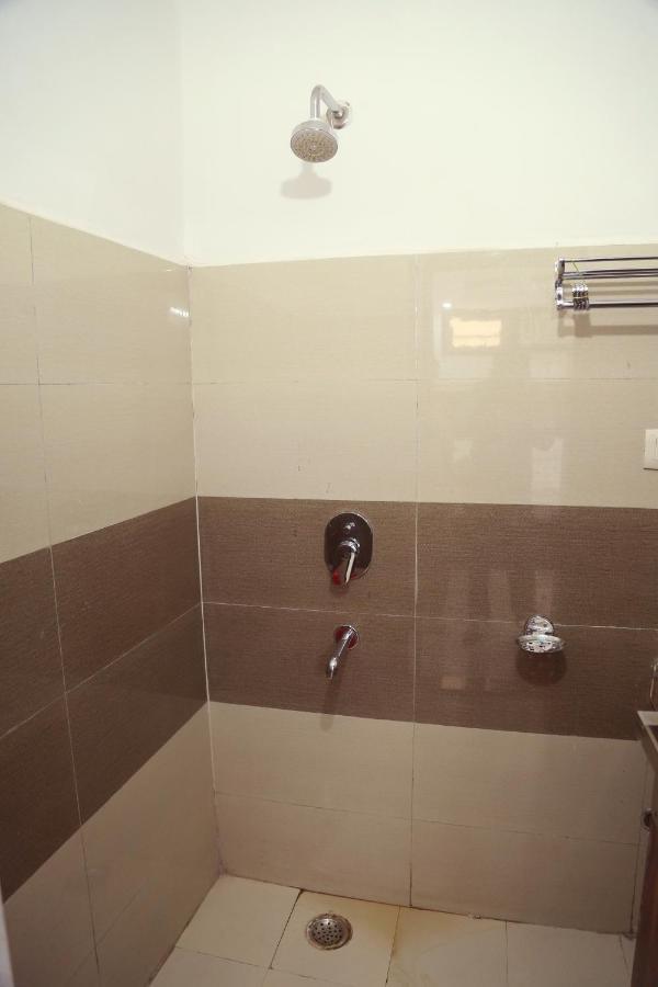Shanti Residency New Delhi Buitenkant foto