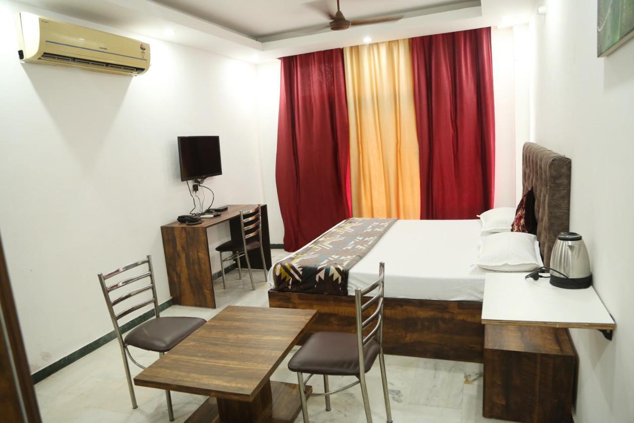 Shanti Residency New Delhi Buitenkant foto
