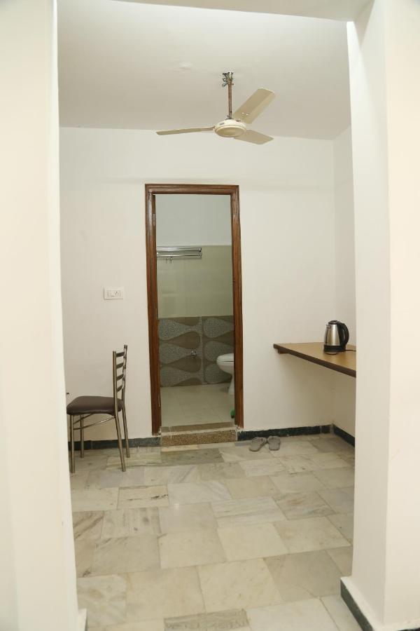 Shanti Residency New Delhi Buitenkant foto
