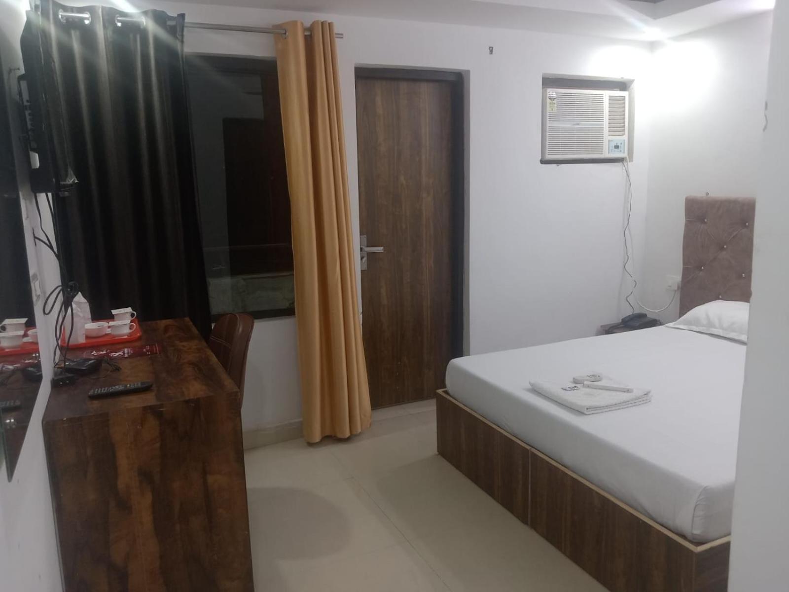 Shanti Residency New Delhi Buitenkant foto
